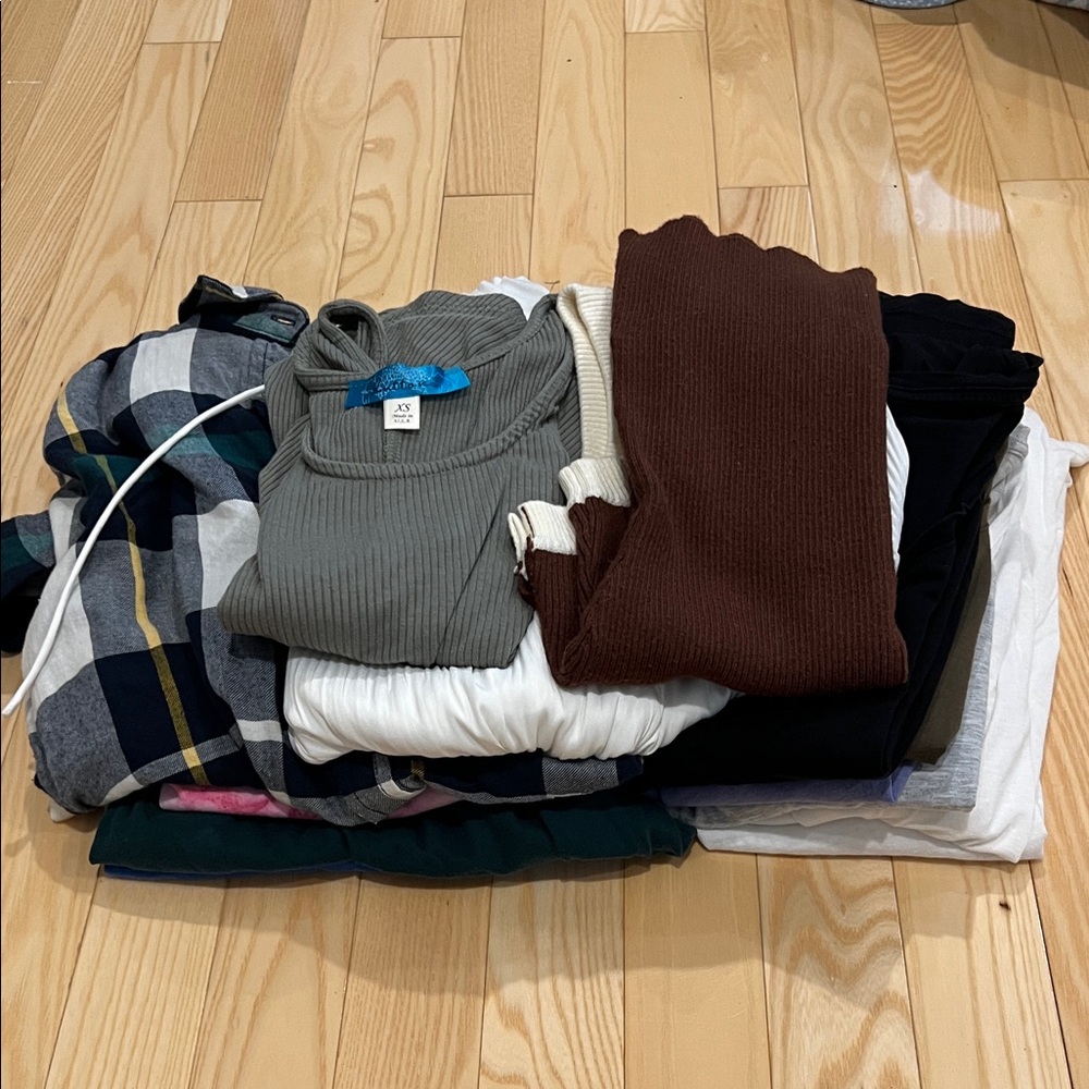 MYSTERY BUNDLE SHIRTS SIZE XS/S